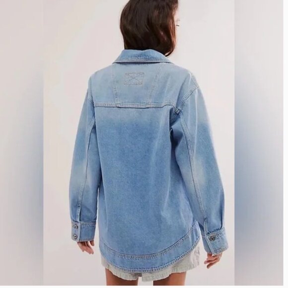 NWOT We The Free Leah Denim Pullover Jacket Blue Oversized - Picture 4 of 10